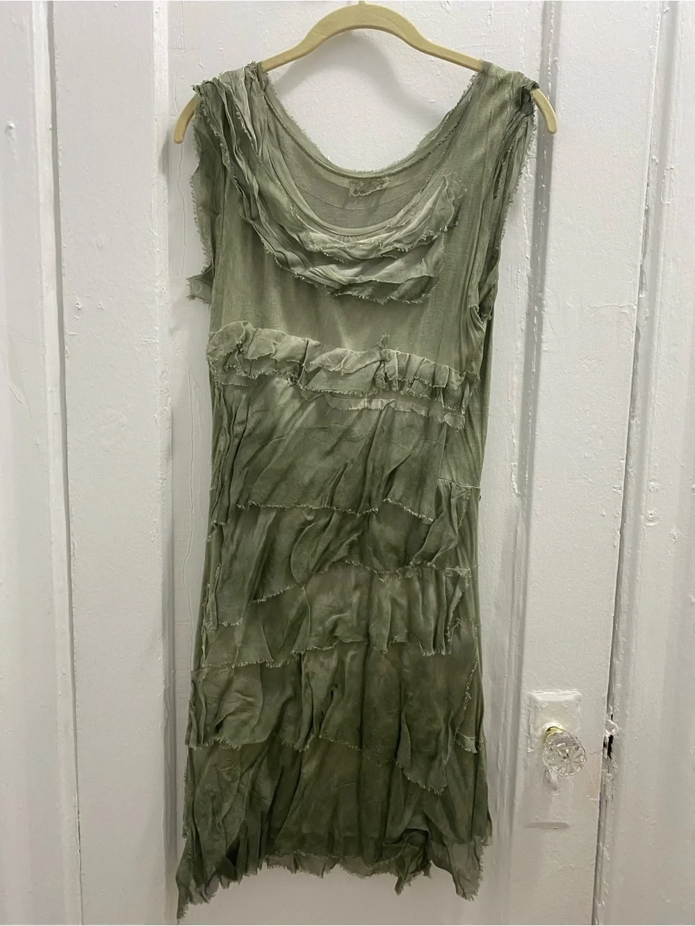 Green Layered Sleeveless Dress - Picture 2 of 2